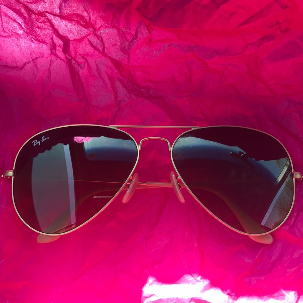 Flawless Rayban Gold Aviators